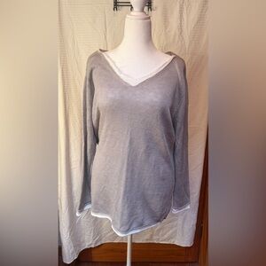 NWOT Avalina Gorgeous Gray V-Neck Long Sleeve Lightweight Linen XL Sweater